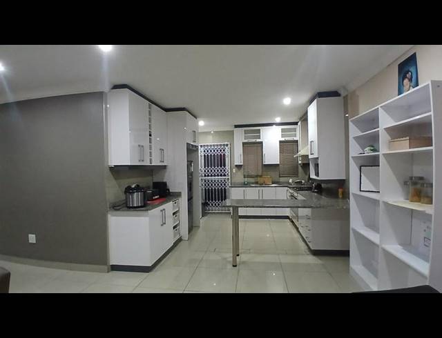 2 BEDROOM HOUSE FOR SALE IN SEA VIEW